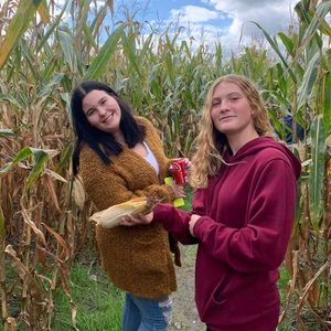 Meet your Posher, Brooke